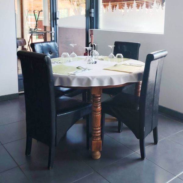 La Jument Verte 2 - restaurant UNIEUX - manger a UNIEUX