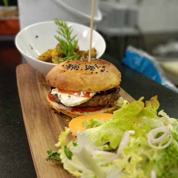 Les Menus - La Jument Verte 2 - restaurant UNIEUX - bon restaurant UNIEUX